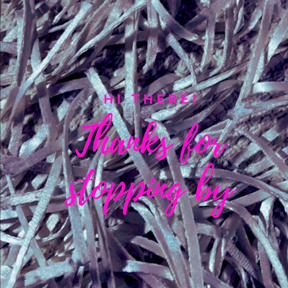 Welcome to my closet! 🙋🏼‍♀️👠🖤👜💗👝👟👛👢